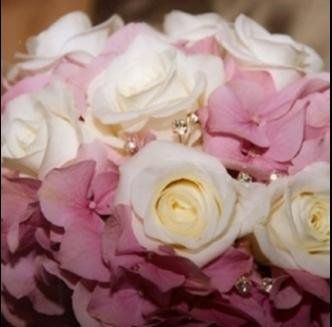 fiori bianchi e rosa