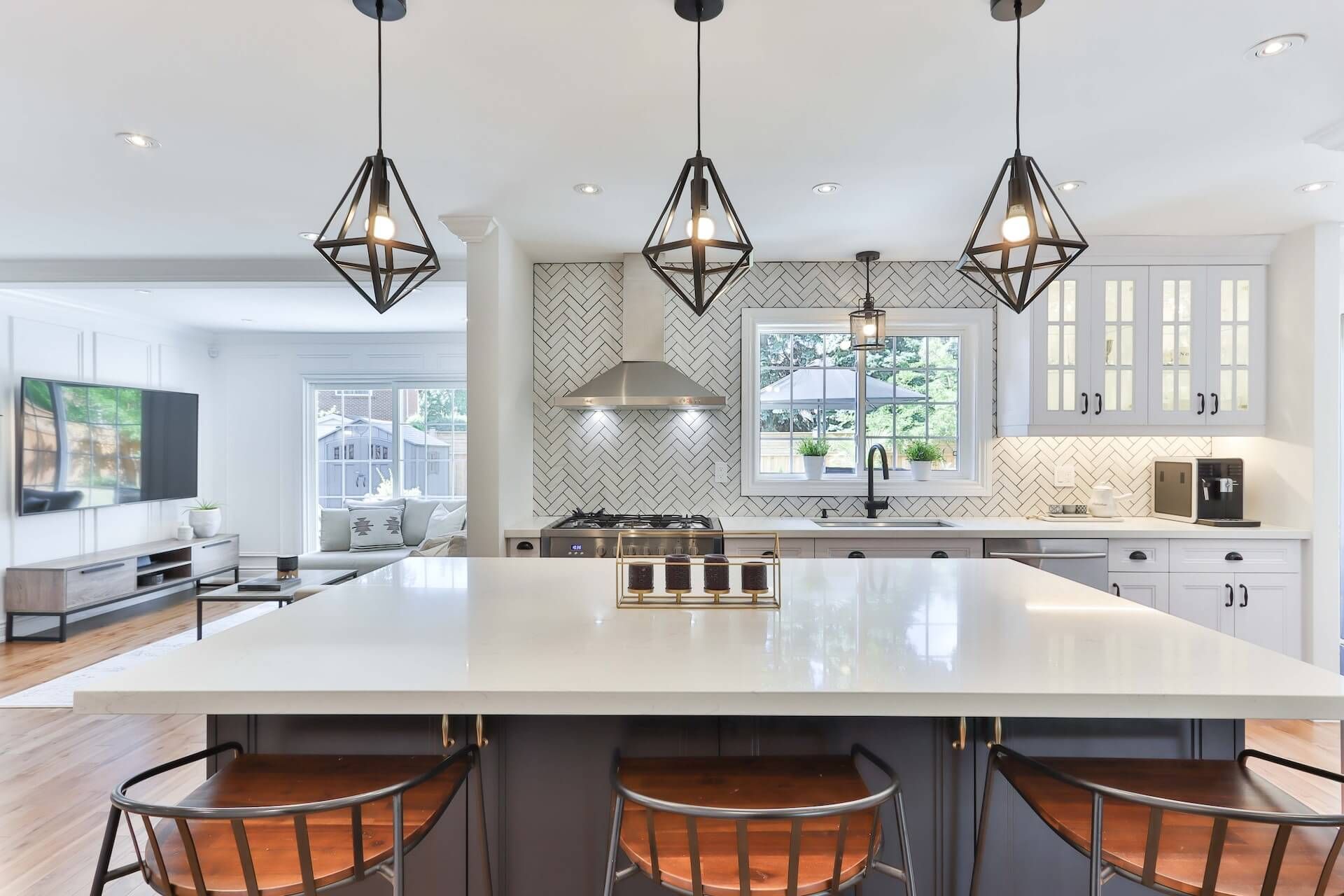 Pendant Lights vs. Chandeliers Which Fits Your Kitchen?