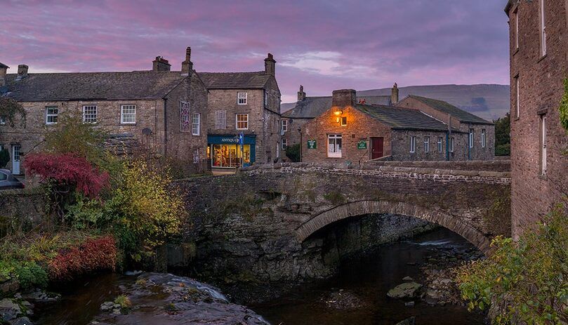 Blades Cottage Hawes Bridge