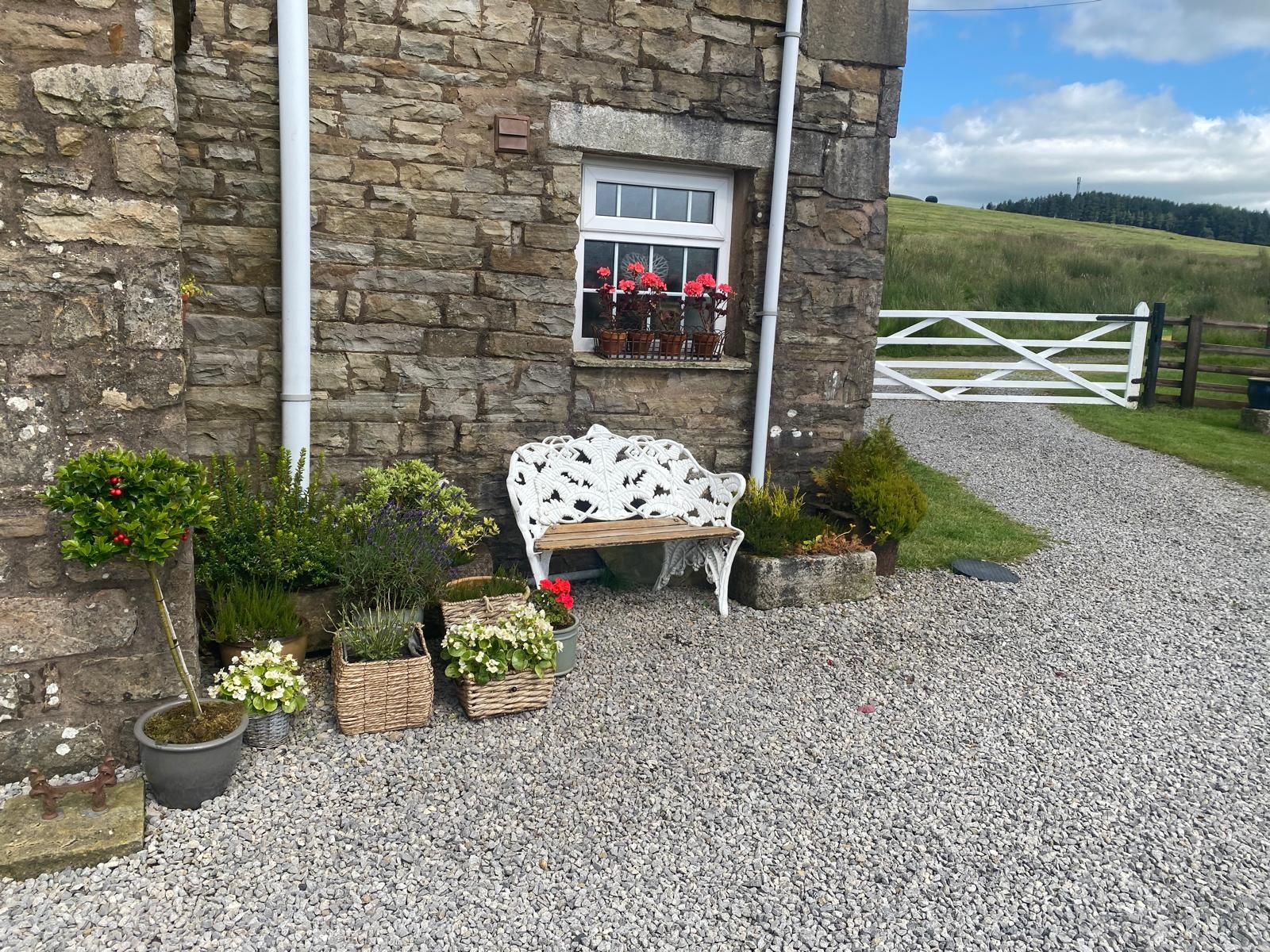 outside tubs at Blades Cottage