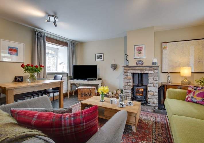 Blades Cottage lounge 2