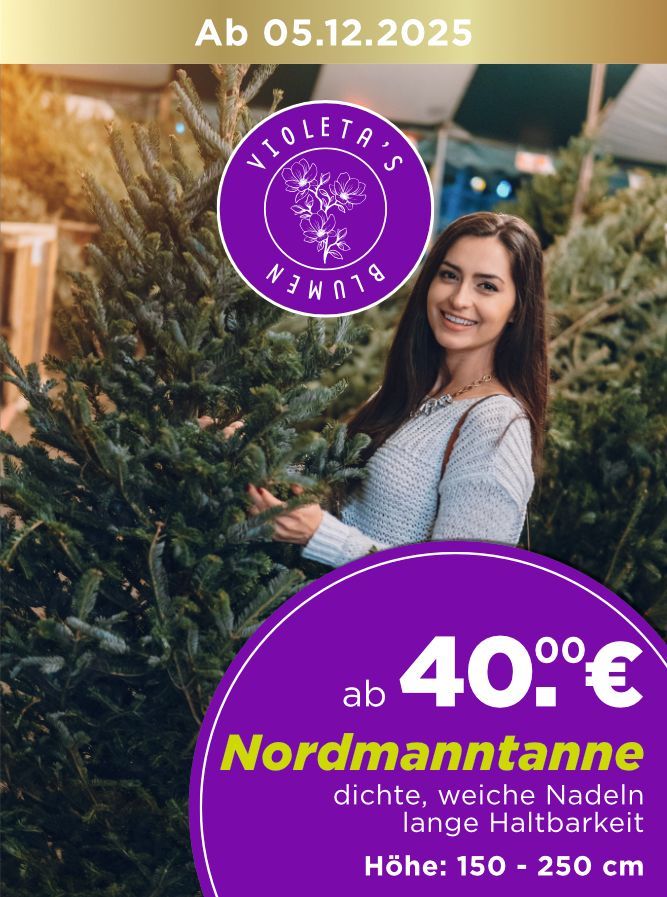 Frau mit Weihnachtsbaum verkauft Nordmanntanne. Preis ab 40,00 €, Höhe 150-250 cm, ab 5. Dezember 2025.