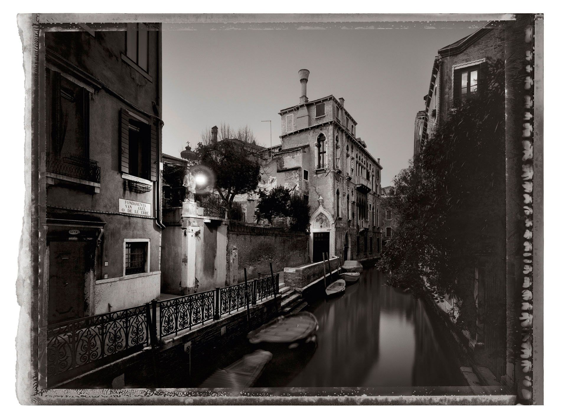 Venice in Solitude, photo book, fine art refinement, tobias winkler, postproduction, bildbearbeitung muenchen, car retouching, christopher thomas 5