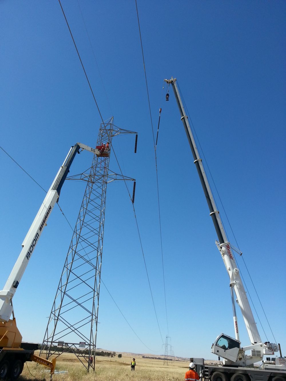 Morgans Crane Hire Adelaide 55T Liebherr All Terrain Crane working with SA Power Networks