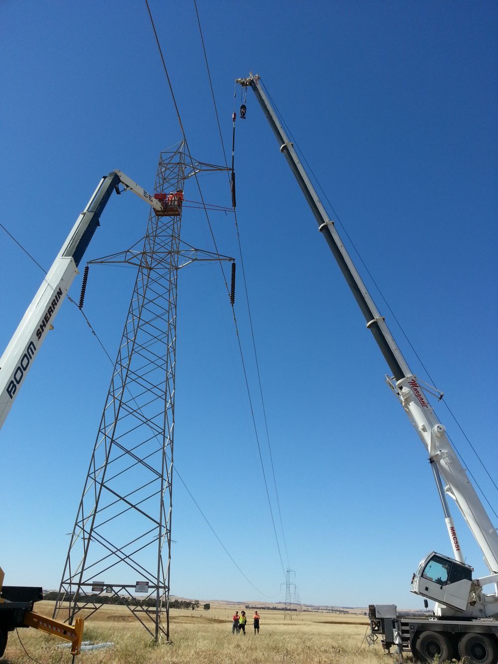 Morgans Crane Hire Adelaide 55T Liebherr All Terrain working with SA Power Networks