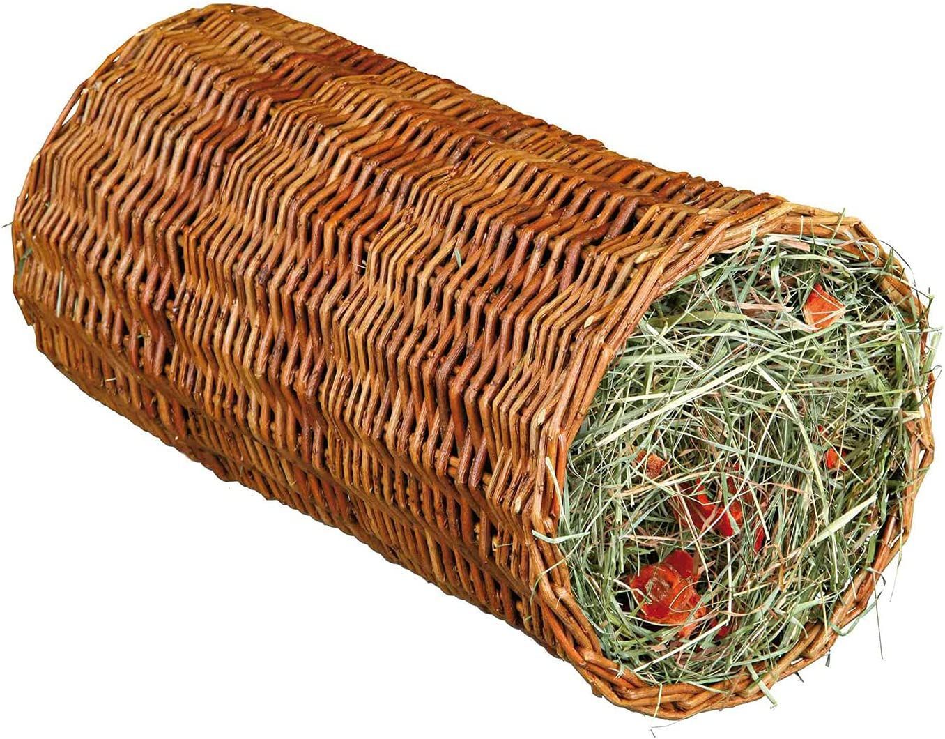 Wicker Tunnel with hay: