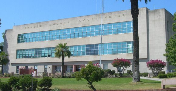 A large building with the word courthouse on it