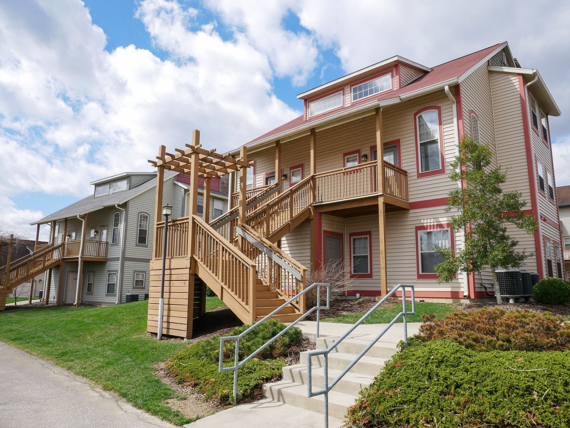 HOME Meadow Creek Apartments in Bloomington, IN