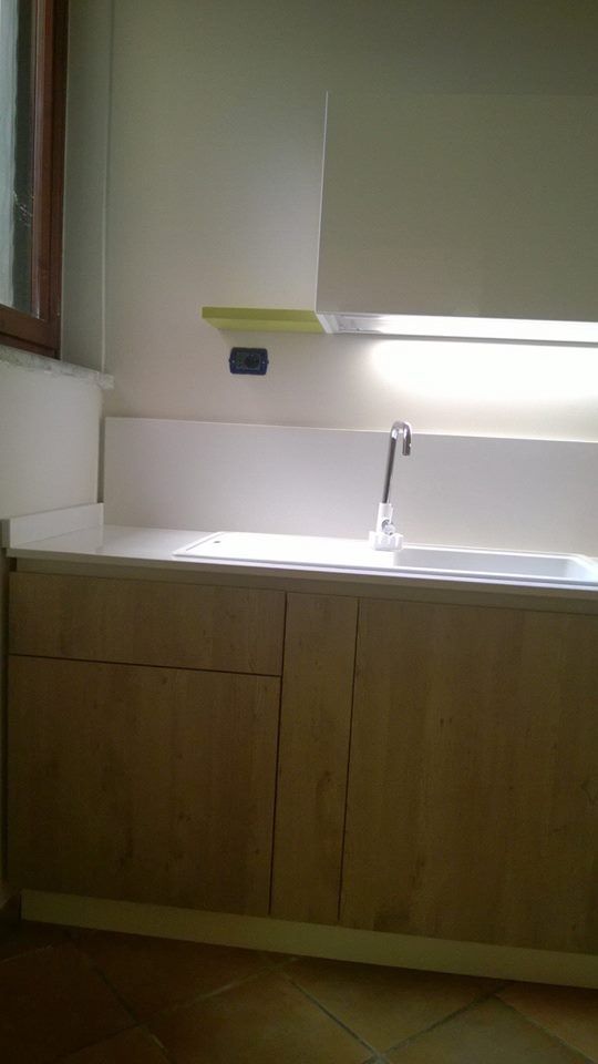 cucina con cassetti magnetici