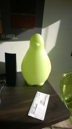 lampada a forma di pinguino