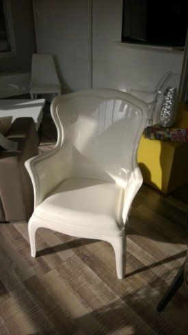 sedia in plastica bianca