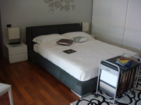 camera da letto con parquet