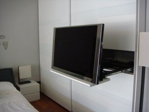 televisore in armadio