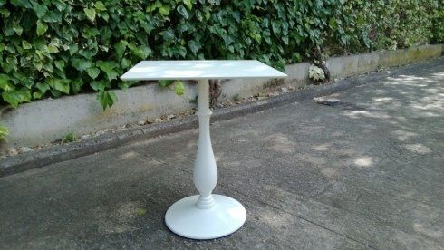 tavolo di design quadrato bianco