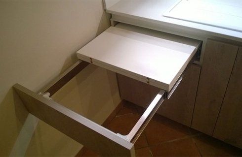 cassetto aperto con supporto stand