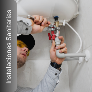 Un hombre está arreglando un calentador de agua con las palabras instalaciones sanitarias detrás de él.