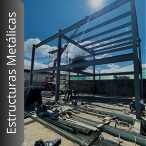 Un sitio de construcción con las palabras estructuras metálicas en la parte inferior