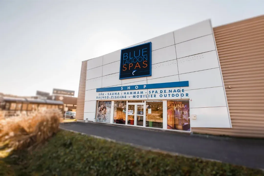 enseigne et magasin de spa pro