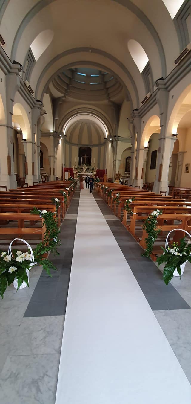 allestimento floreale per la chiesa