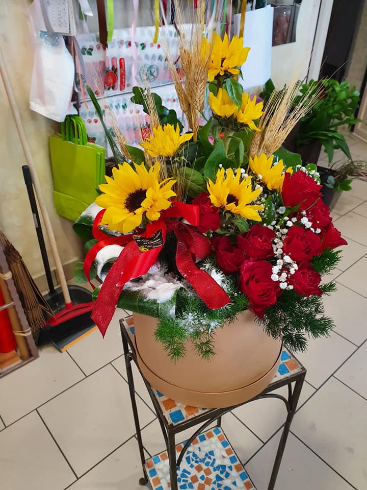 composizione floreale realizzata con fiori veri