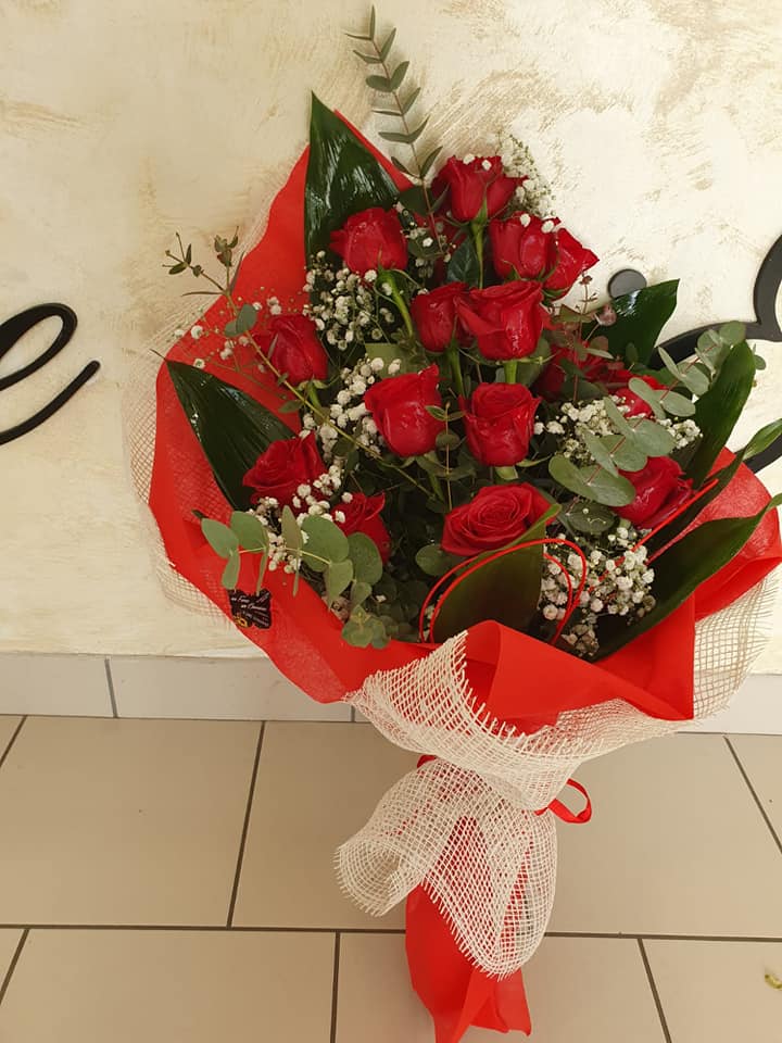 mazzo di rose per anniversario