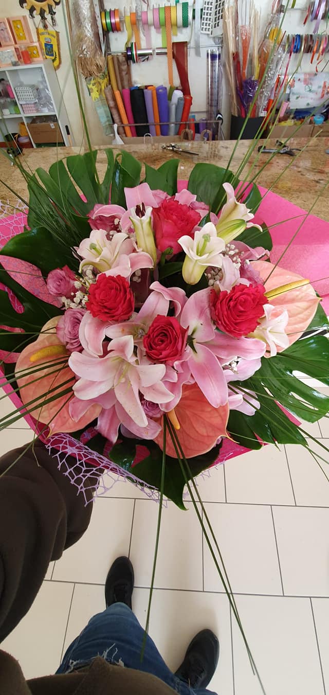 mazzo di fiori veri appena recisi