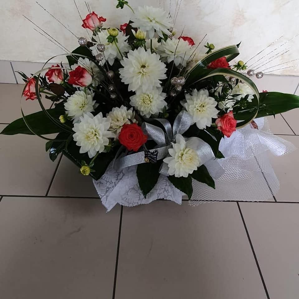 composizione di fiori in vendita