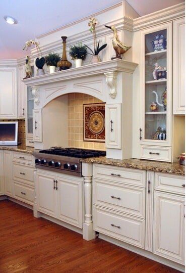 Kitchen Designs Experts - Beautiful White Kitchen in Harrison, NJ