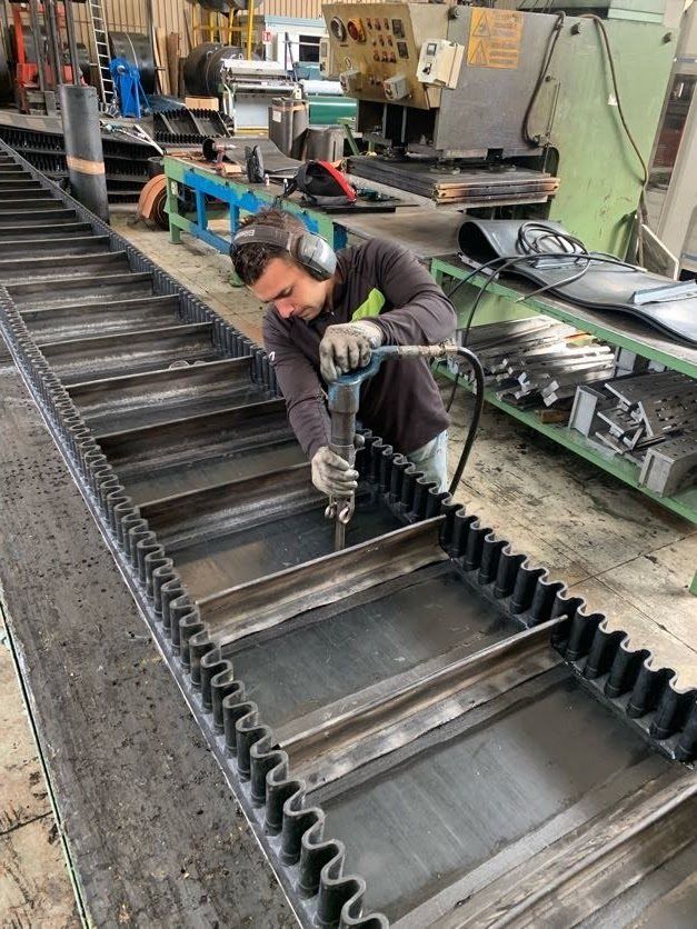 nastro trasportatore in gomma ad uso industriale