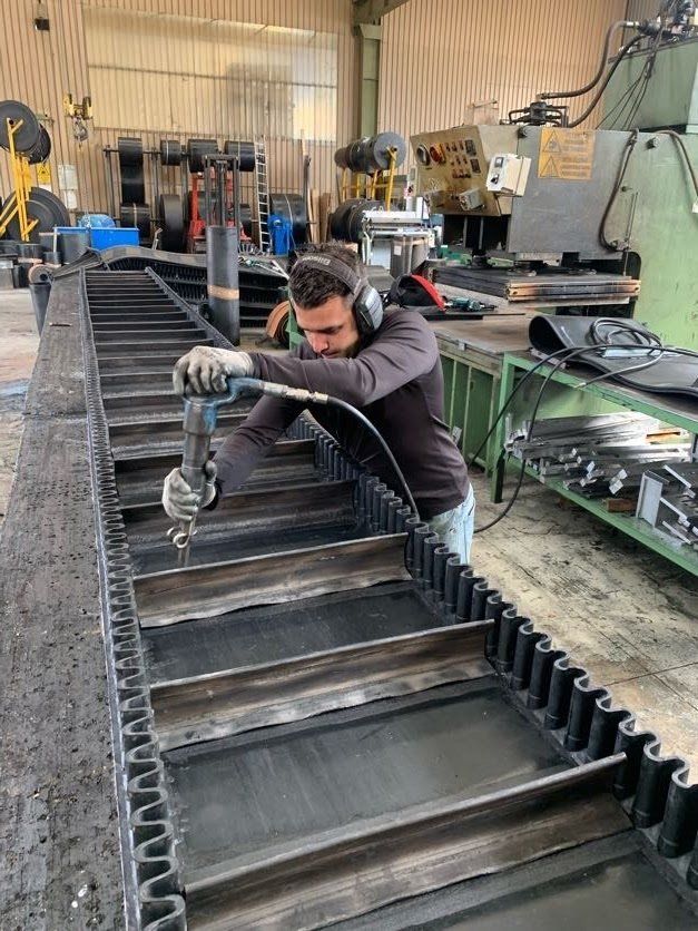 nastro trasportatore in gomma ad uso industriale