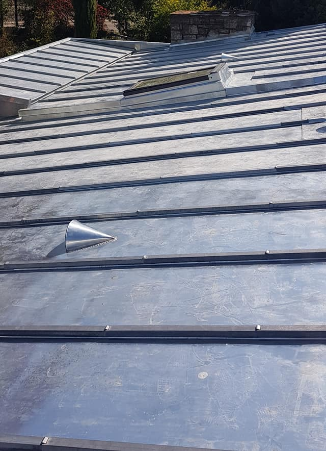 notre zingueur couvreur de Cherbourg a posé cette toiture en zinc