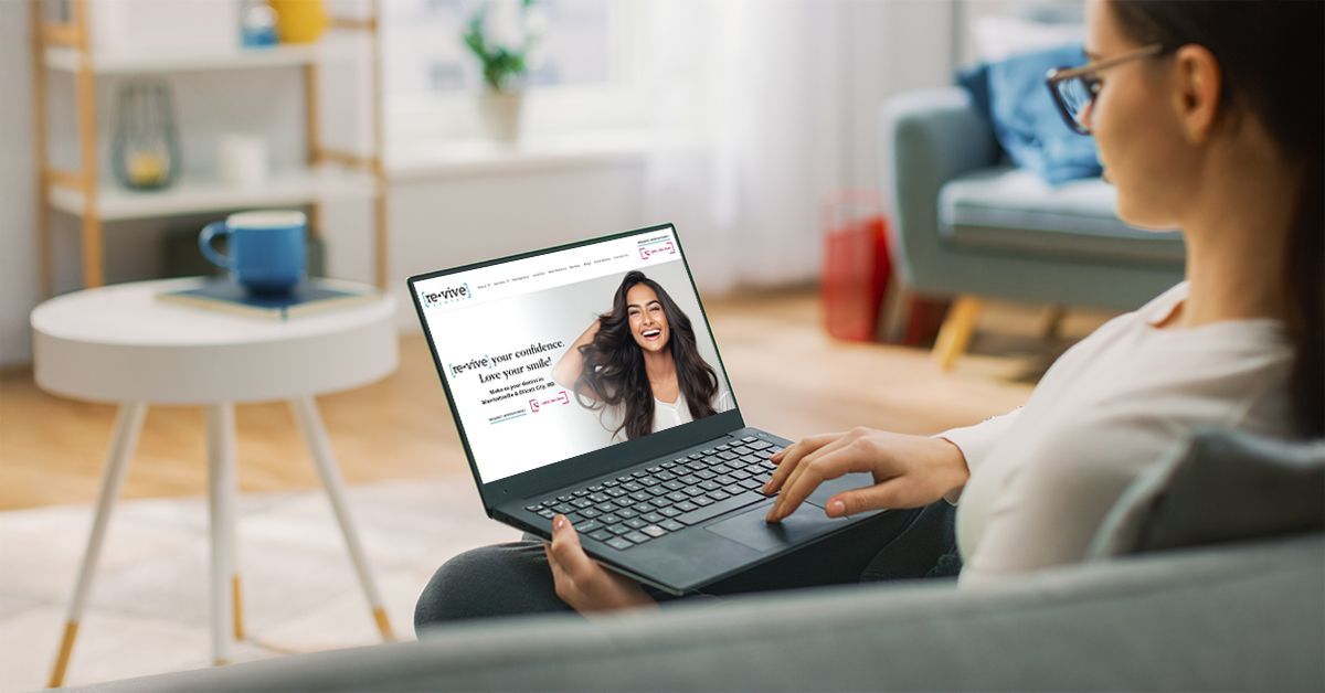 Patient browsing a website designed by Patient NEWS.