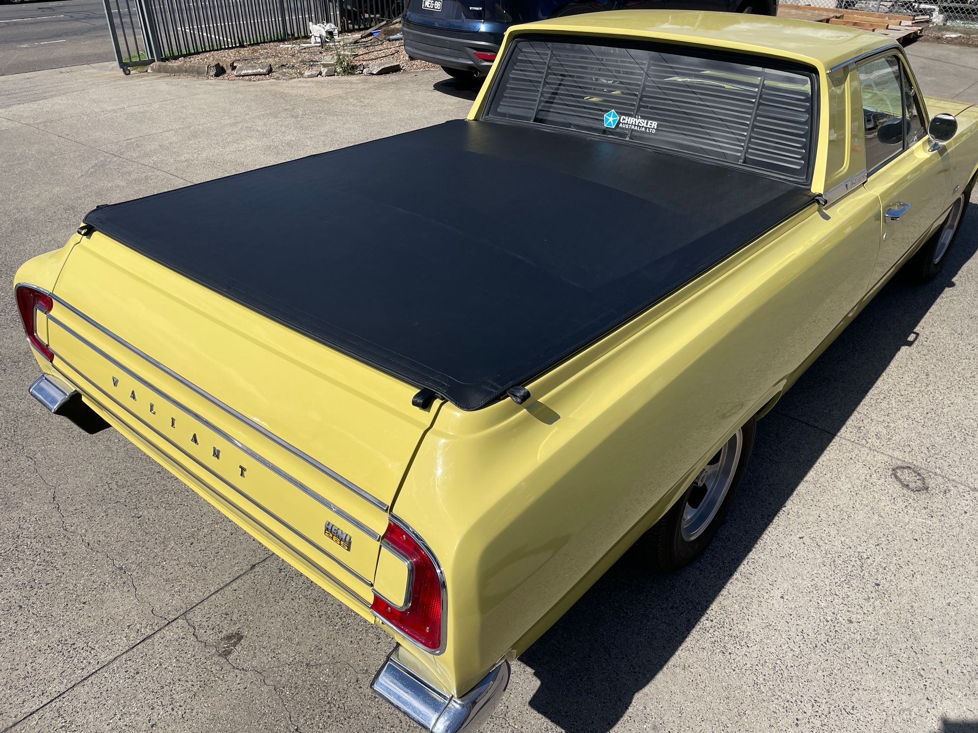 1970 Valiant Slikfit tonneau with 2 centre bars