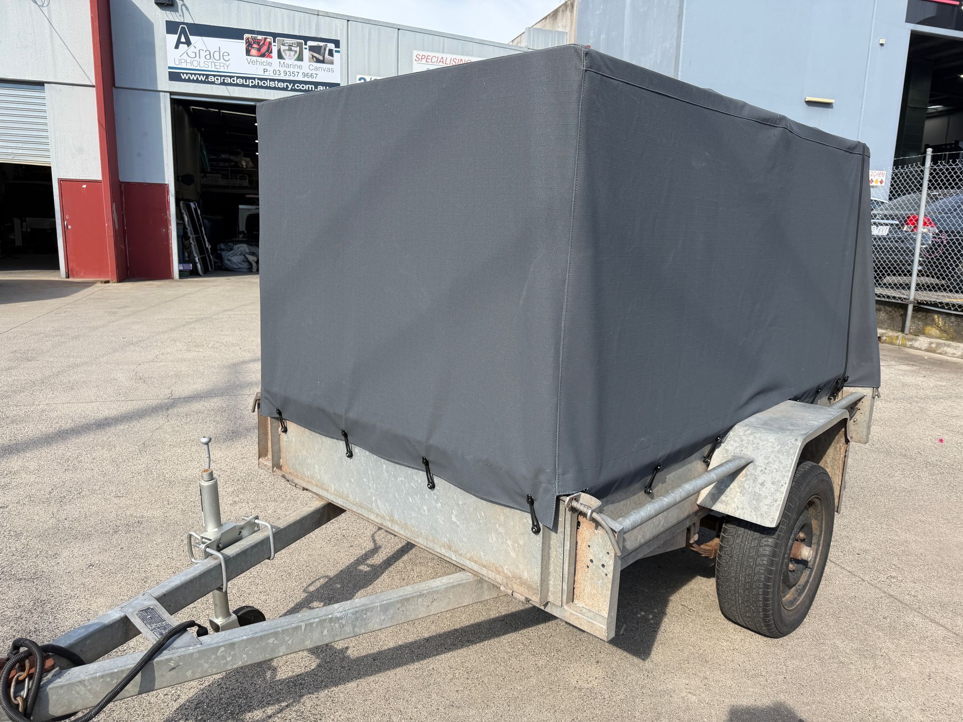 7x4 charcoal trailer canopy with 2 zips and 2 centre bars