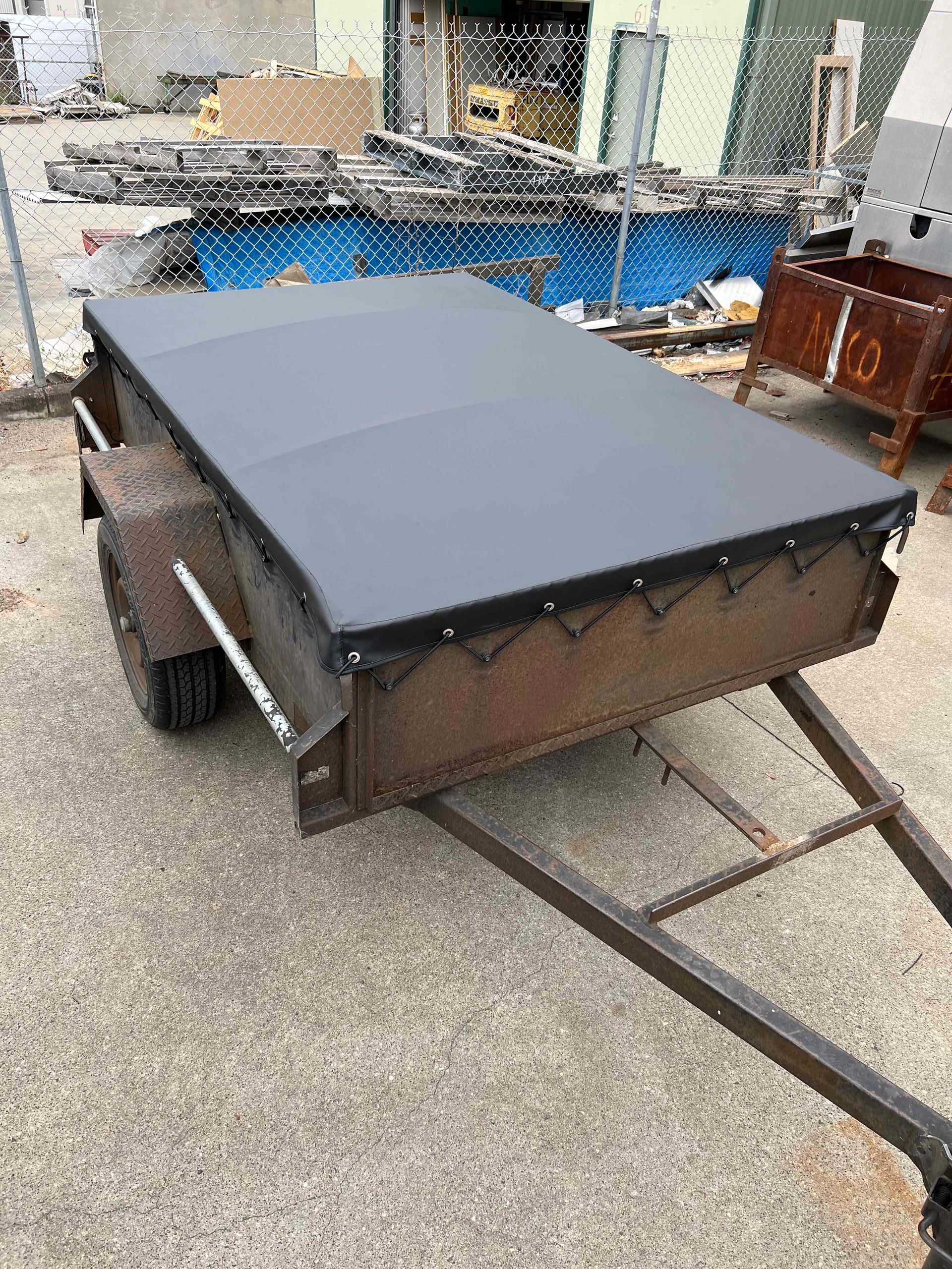 6x4 trailer tonneau cover with elastic rope and 2 centre bars