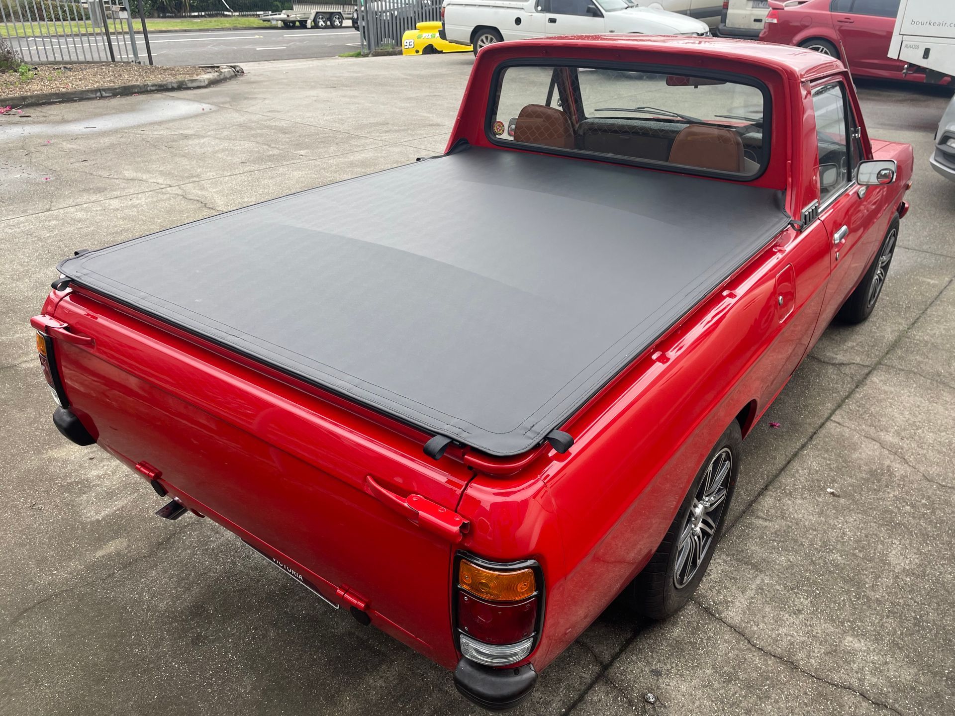 Datsun 1200 clipless look tonneau cover