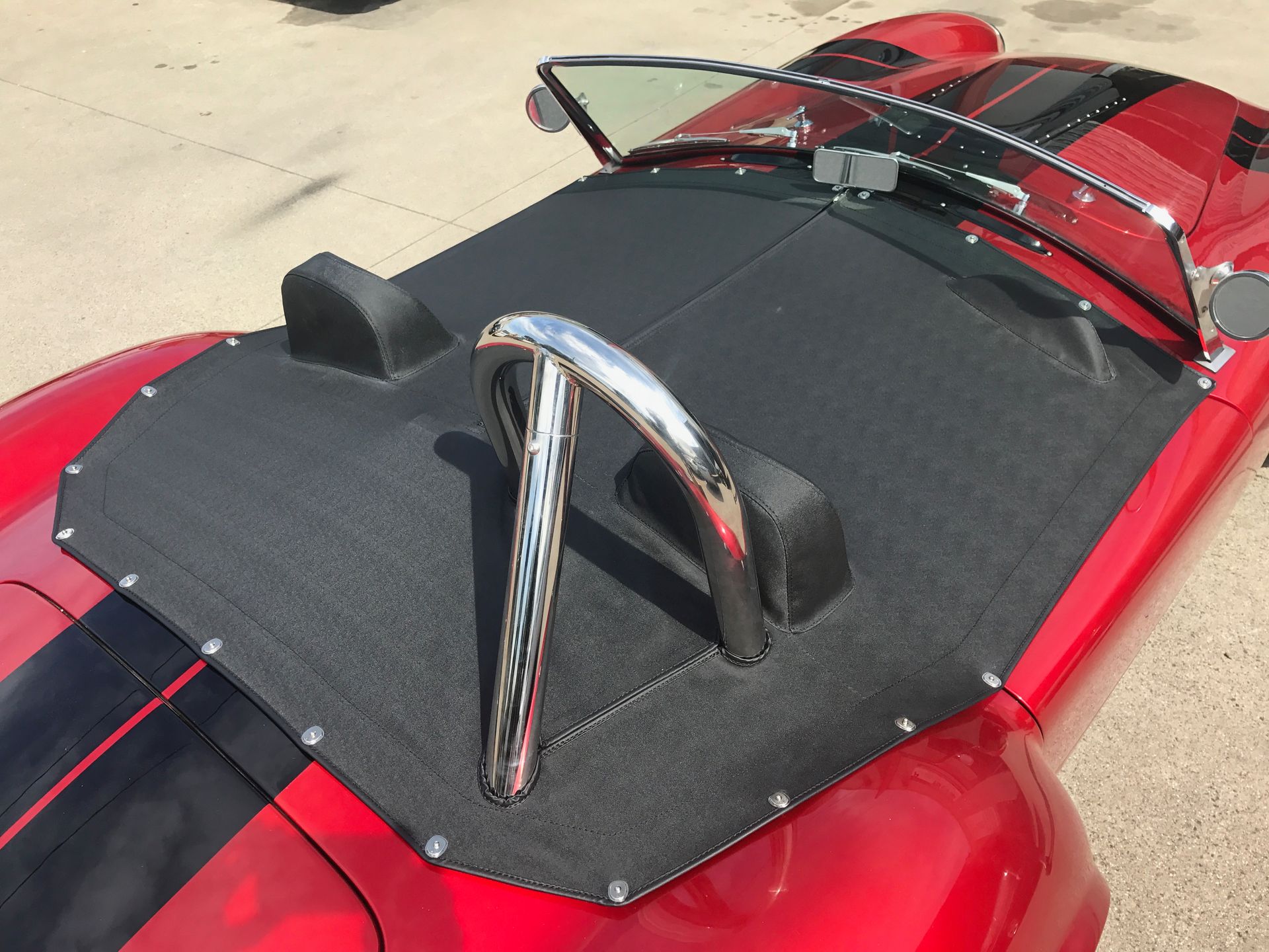 Ford Cobra replica cockpit tonneau cover