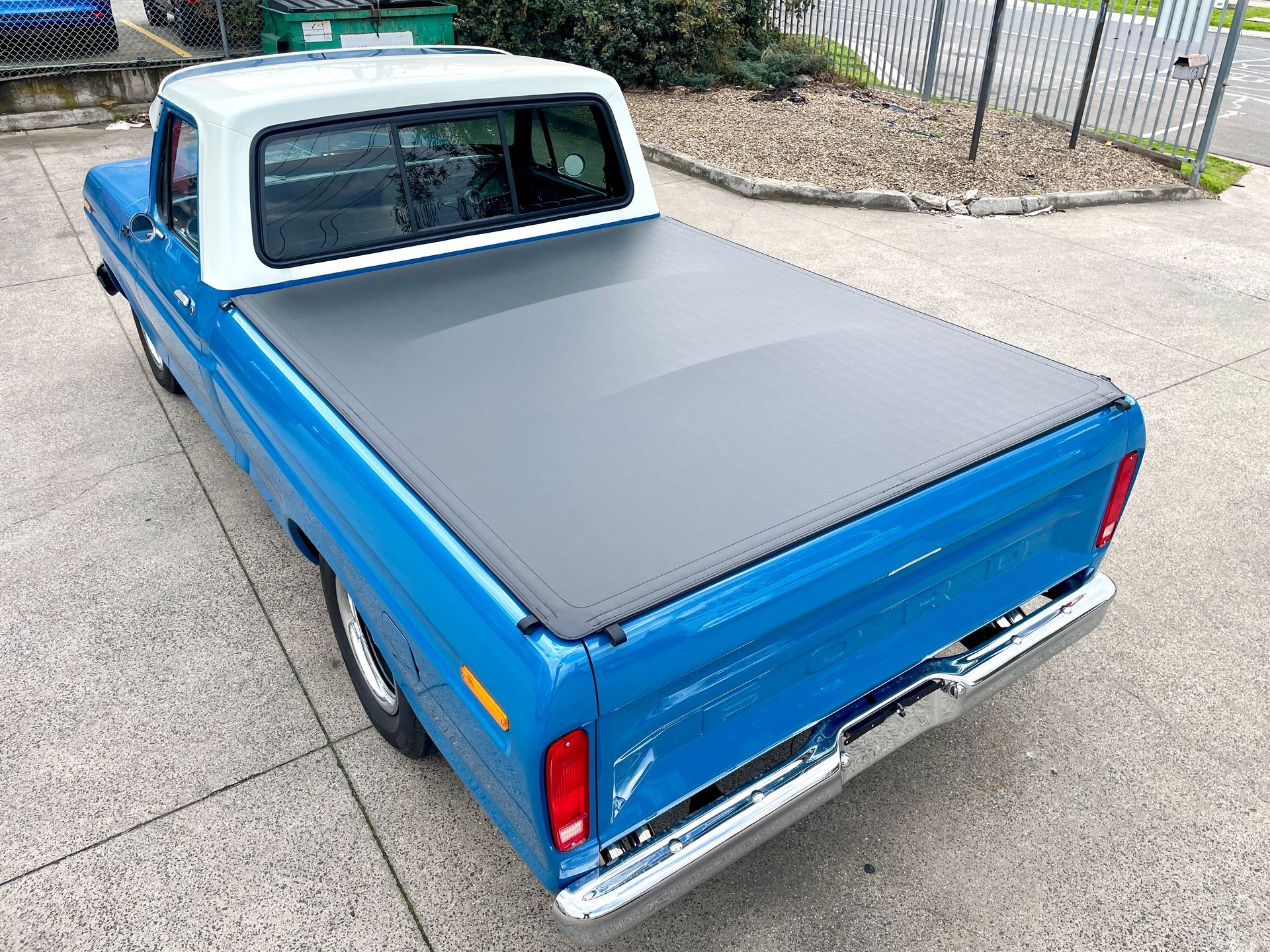 Ford F100 Slikfit clipless look tonneau cover