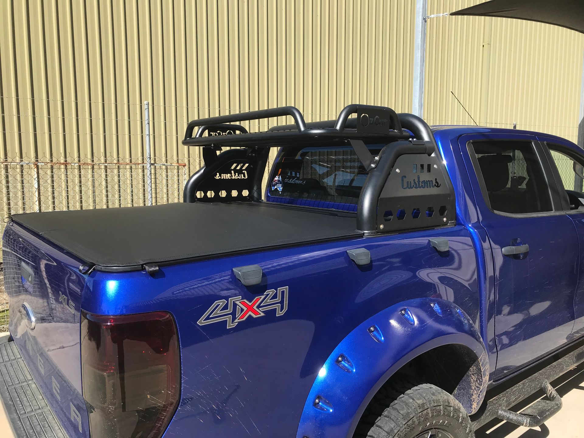 Ford Ranger custom tonneau round roll bars
