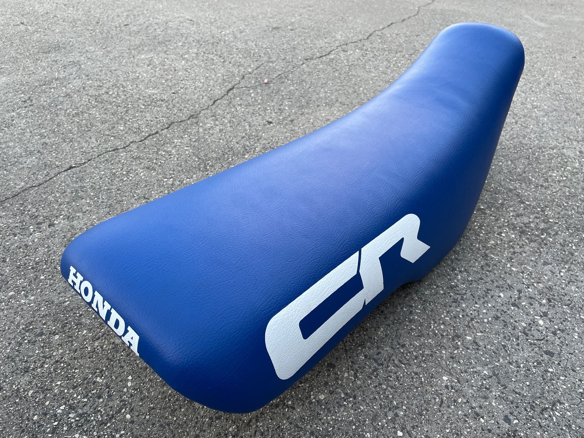 Holden CR genuine seat cover installation