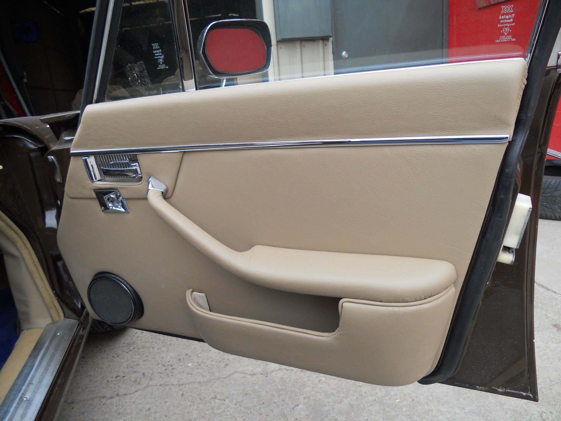 Jaguar XJ 4.2 leather door trim with armrest