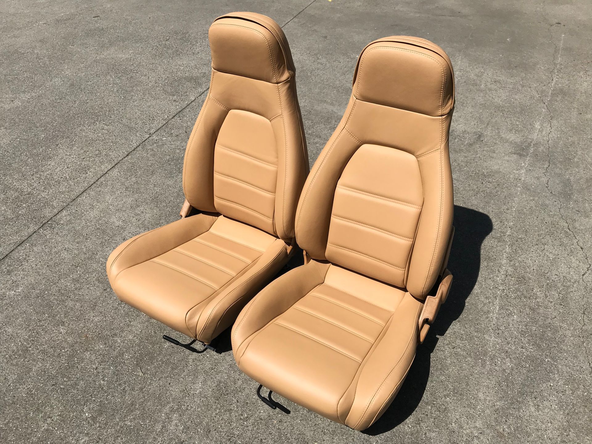 Mazda MX5 tan leather seat