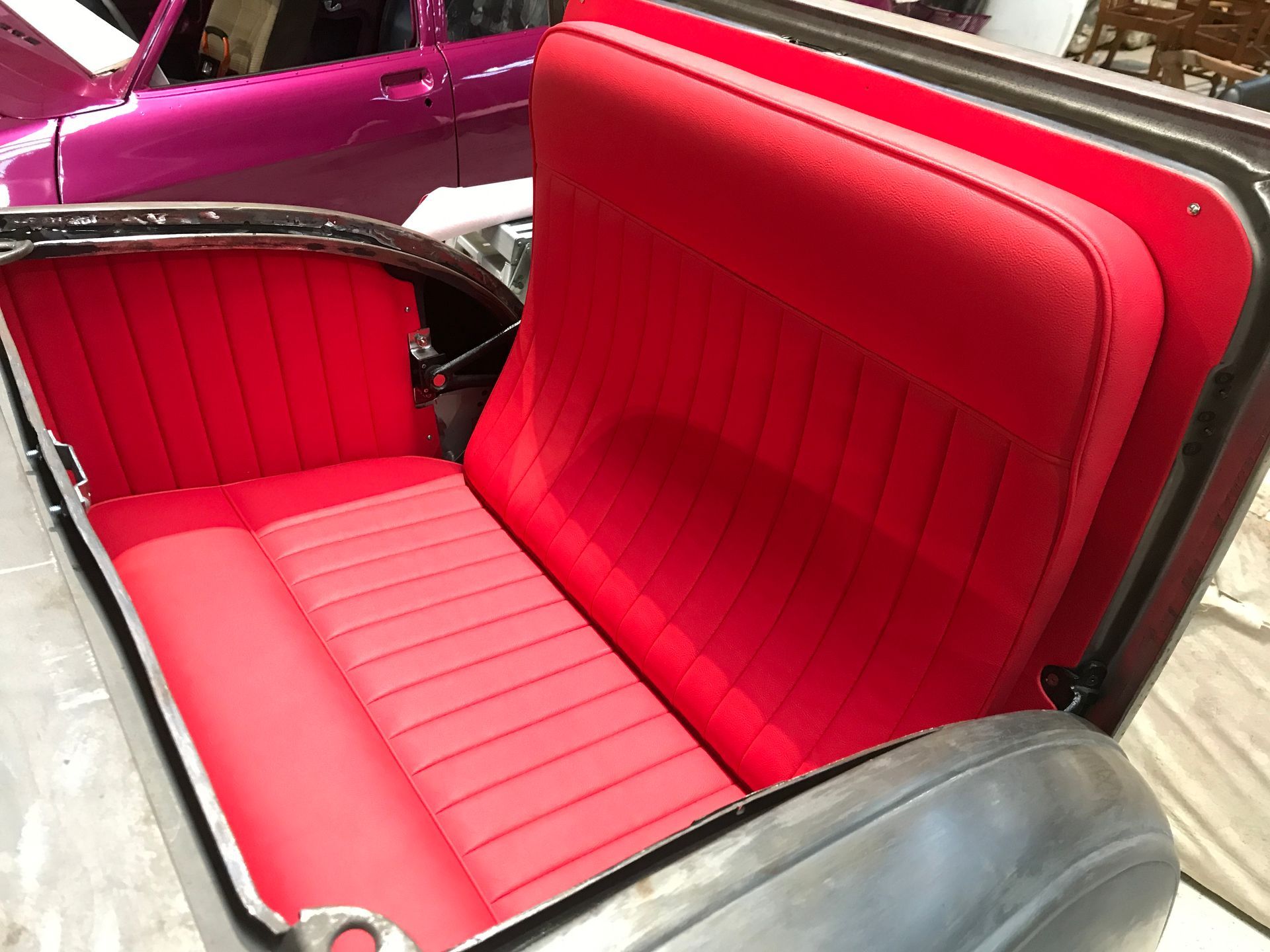 Model T Ford Hotrod red leather folding boot seat