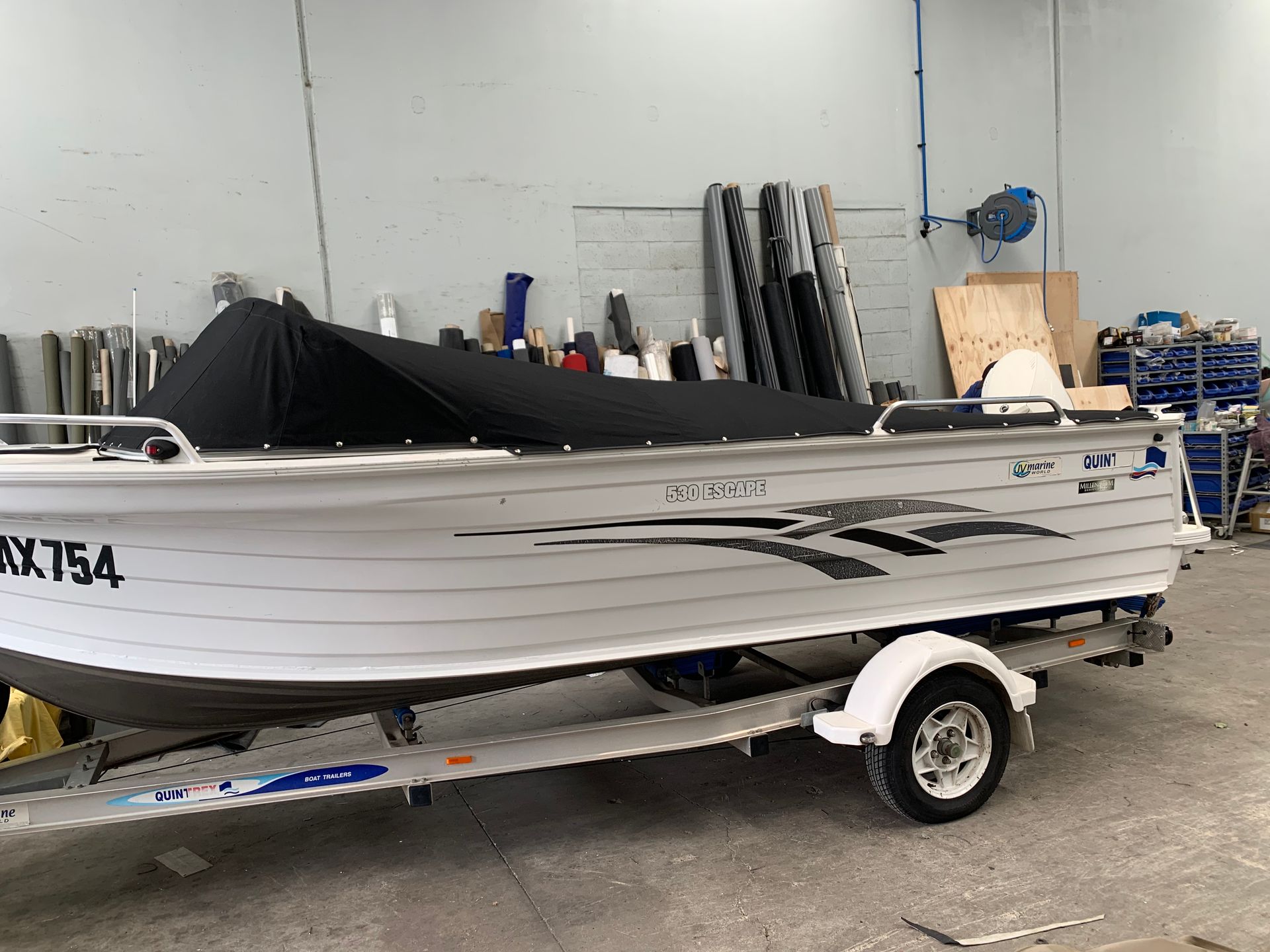 Quintrex 530 Escape travel cover