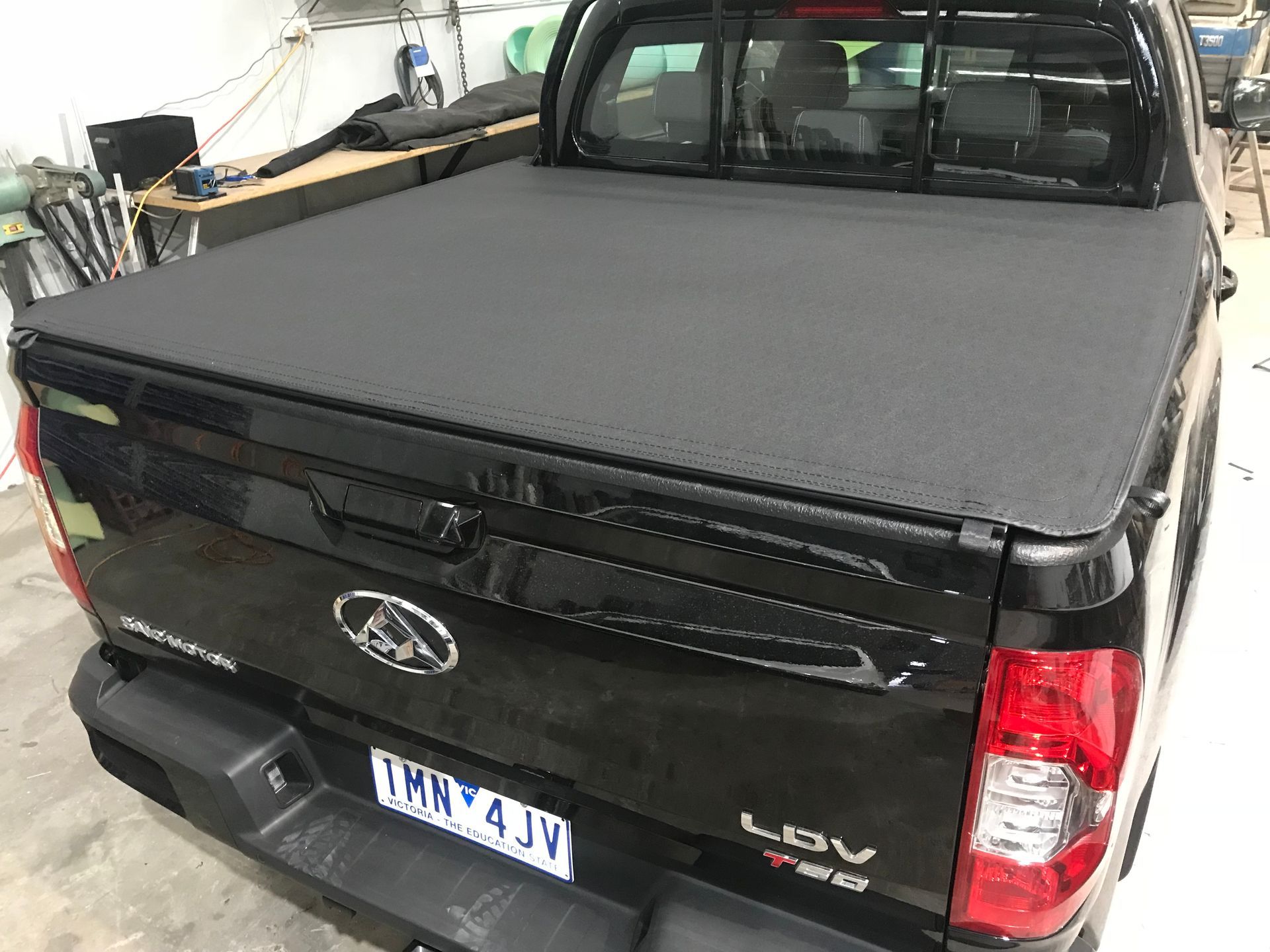 Saic LDV T60 Slikfit clipless tonneau