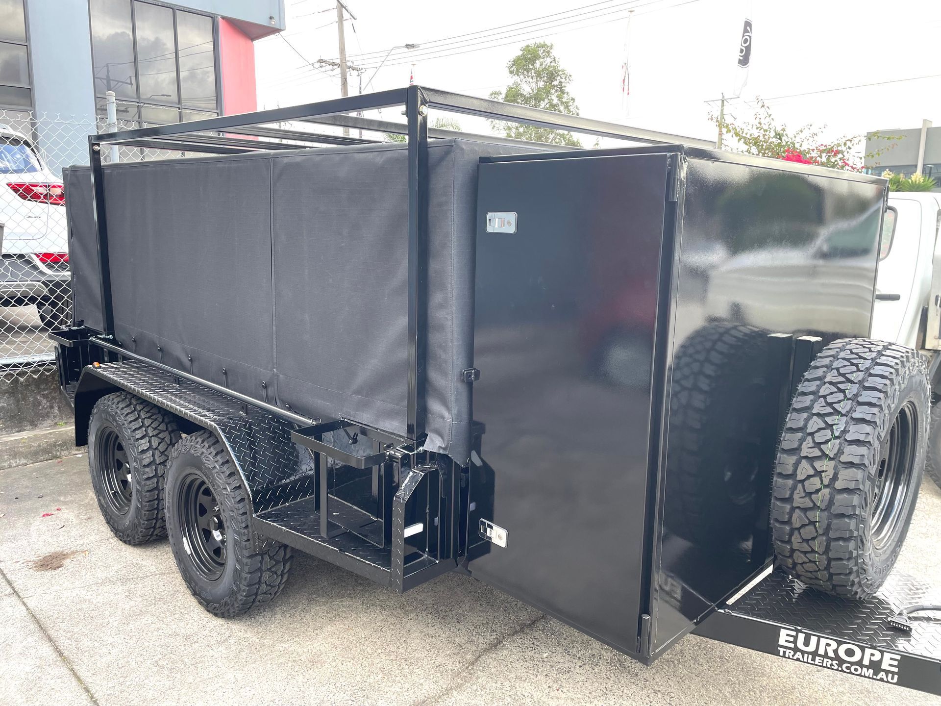 Tandem trailer 10x5 off-road camping canopy