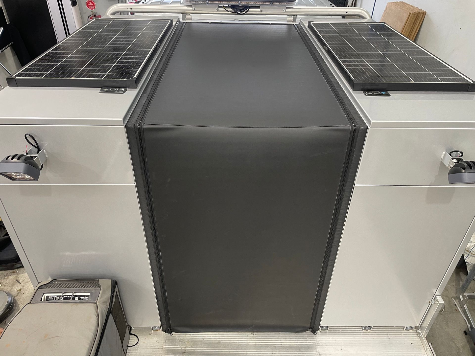 Tonneau cover between mechanic tool boxes
