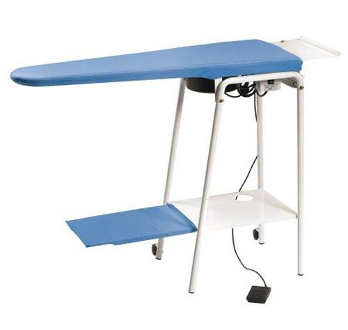 Tavolo da stiro aspirante pieghevole aperto