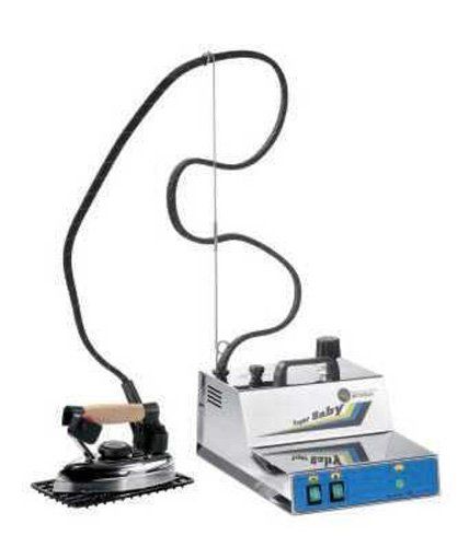 Generatore di vapore con carrozzeria in acciaio inox