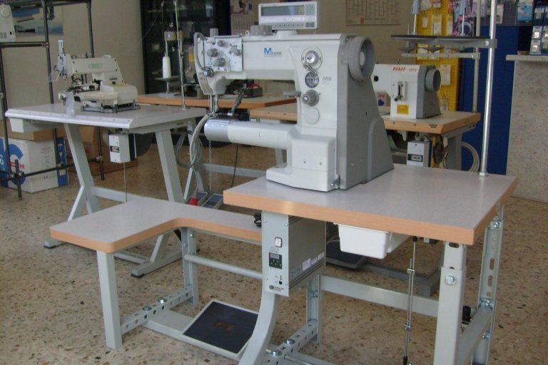 macchina da cucire industriale